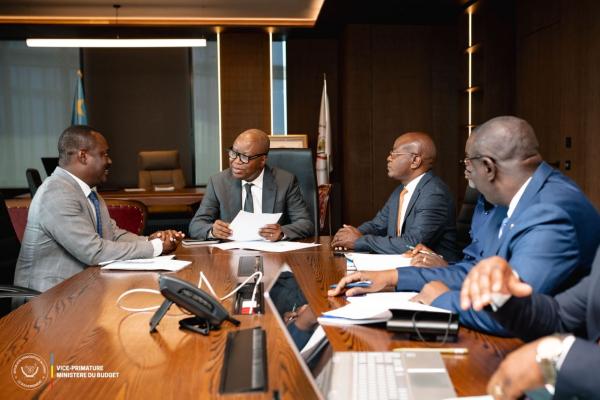 VPM Adolphe Muzito et la délégation du FMI