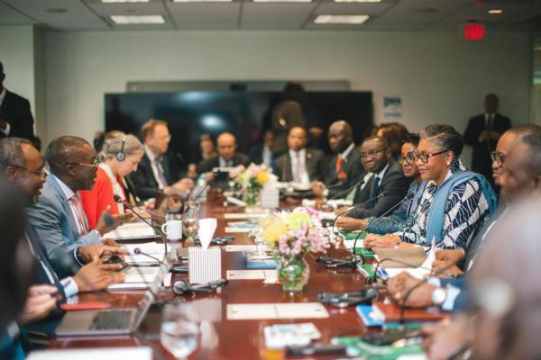 La délégation du gouvernement congolais et celle de la banque mondiale