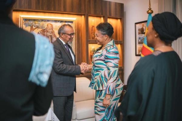Directeur général de l’Organisation mondiale de la santé (OMS), Tedros Adhanom Ghebreyesus et la première ministre de la RDC Judith Suminwa